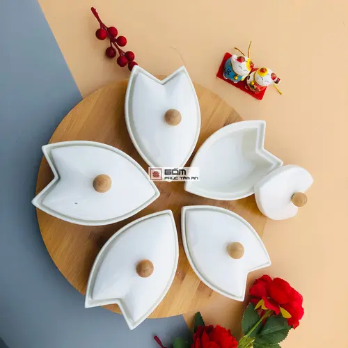 Khay đựng mứt tết cao cấp hình hoa lựu
